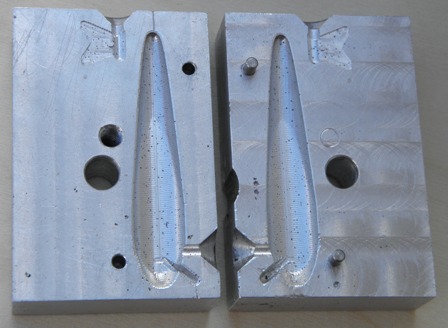 SEE-THROUGH MOLDS, Shooting Clear Lure Injection Molds To See The Injection  Process 